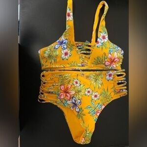 Tinibikini Bikini -> Tinibikini Bikini